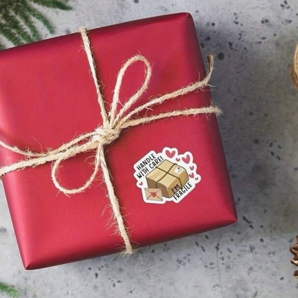 50 stickers Handle with Care Package and Hearts Design - Picture 4 of 5